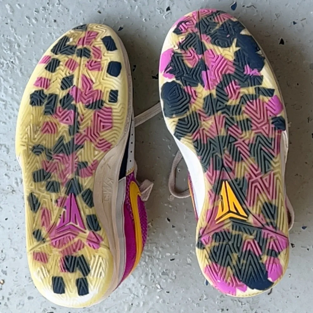 Nike Kobe Sneakers Mambacita Sweet 16 GS FN4977-400 Youth 6.5Y Kobe Bryant Gigi‎